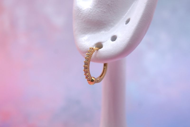 Crystal Bead Huggie Øredobber